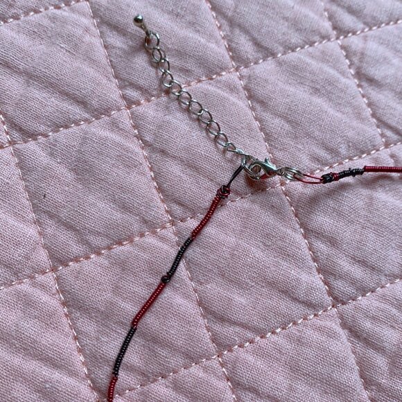 Handmade - Vintage Button & Bead Choker Necklace – Red & Black with Bow Detail - Picture 6 of 8